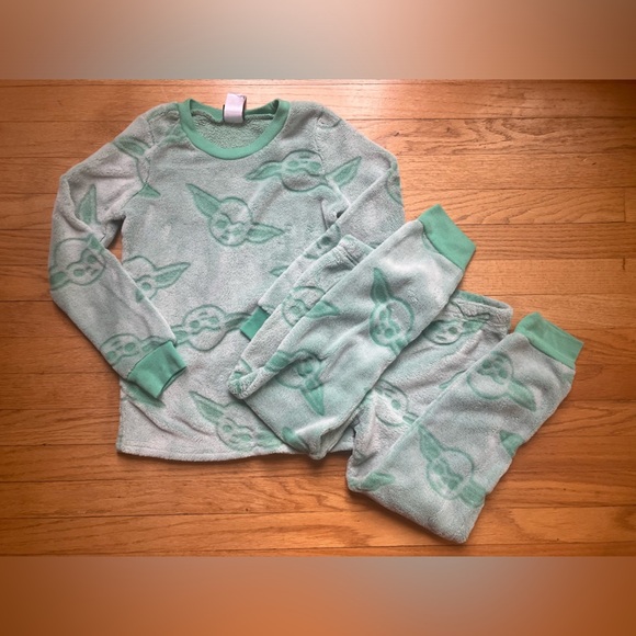 Soft fleece Yoda Pajama set - Size Medium / 8 - Star Wars - Picture 1 of 8